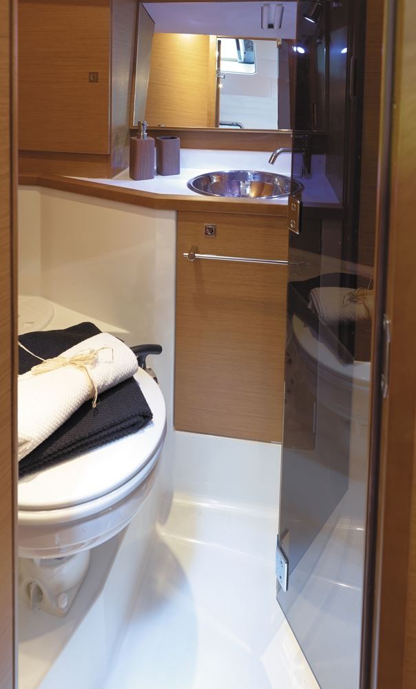 Sun Odyssey 389 Class